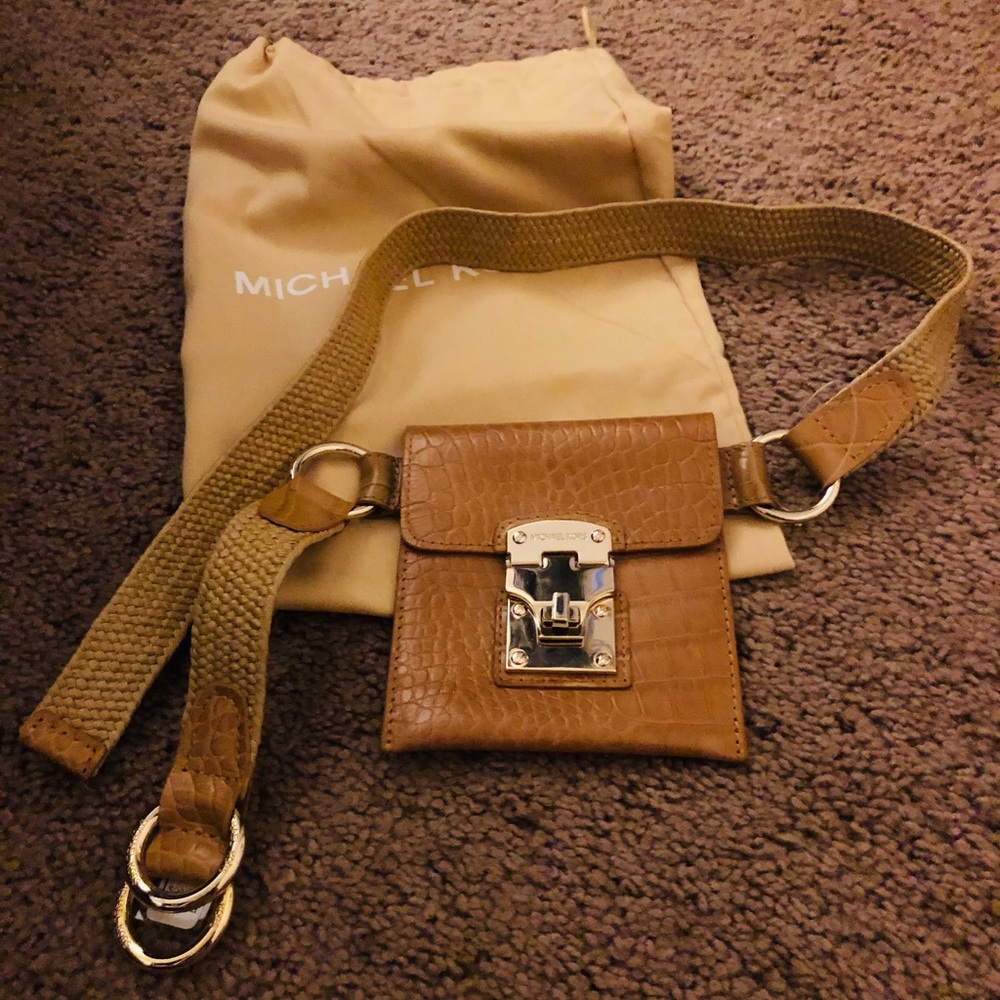 Cute Unique Michael Kors Crossbody...